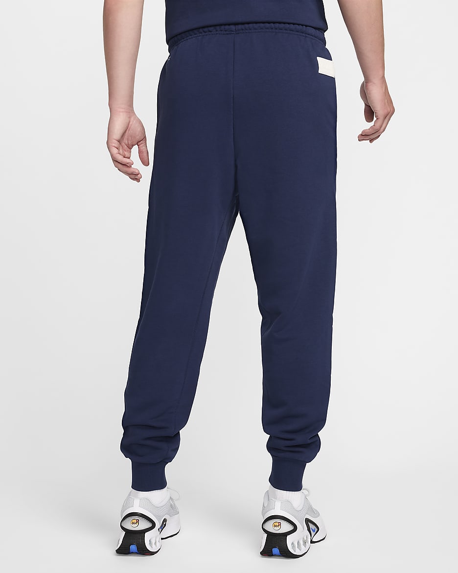 Pantaloni da calcio affusolati Nike Dri FIT Paris Saint Germain Standard Issue Uomo. Nike IT